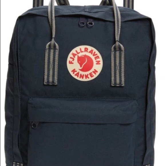 FJÄLLRÄVEN Kånken Water Resistant Backpack